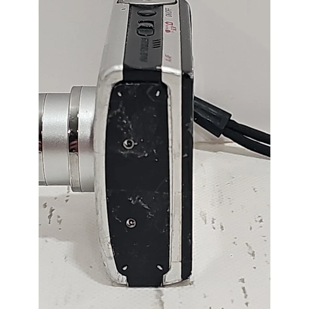 Canon PowerShot SD 870 IS Digital ELPH 8.0MP 3.8x Digital - Silver FOR PARTS